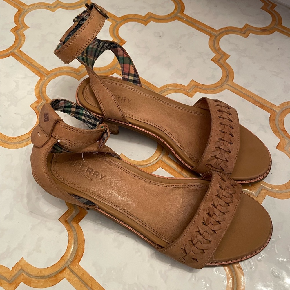 Sperry sandals